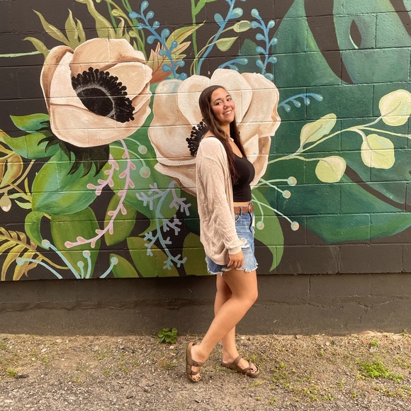 Meet your Posher, Mia - Picture 1 of 1